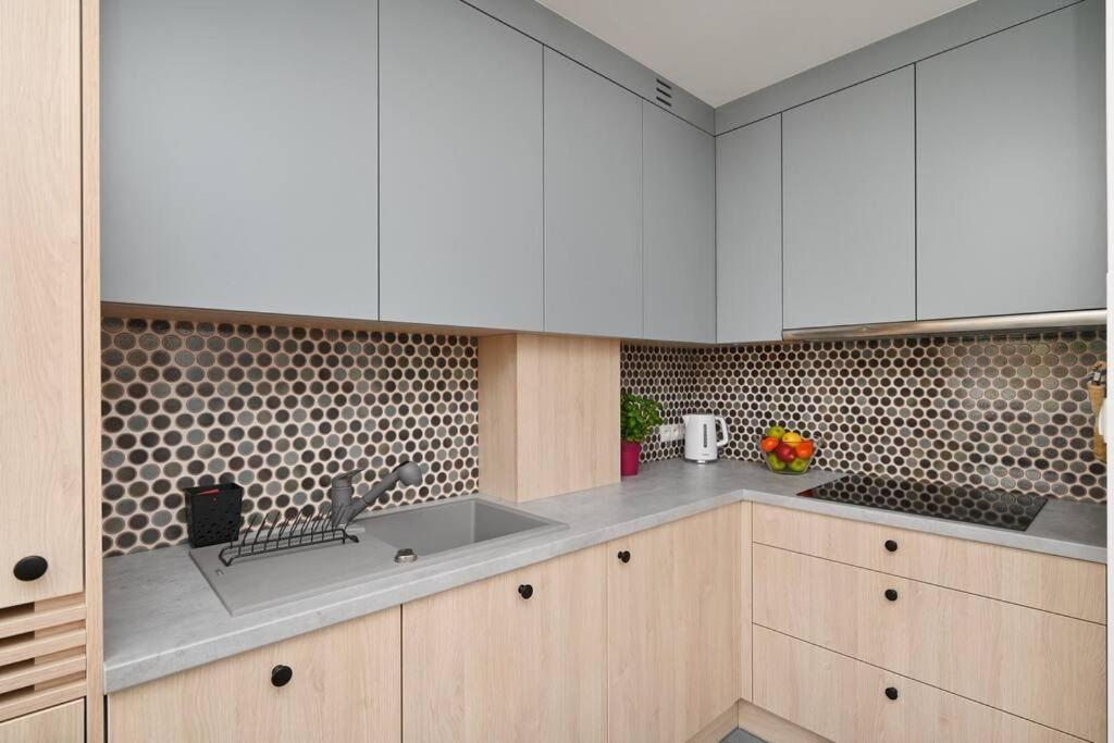 Apartment Powisle Solec Centre! Private Parking Warschau